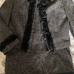 Chic pencil skirt set (see details re sizing)